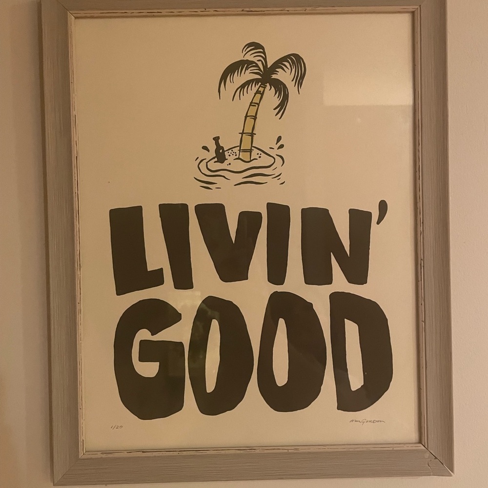 “Livin Good” wall decor - Picture 1 of 3